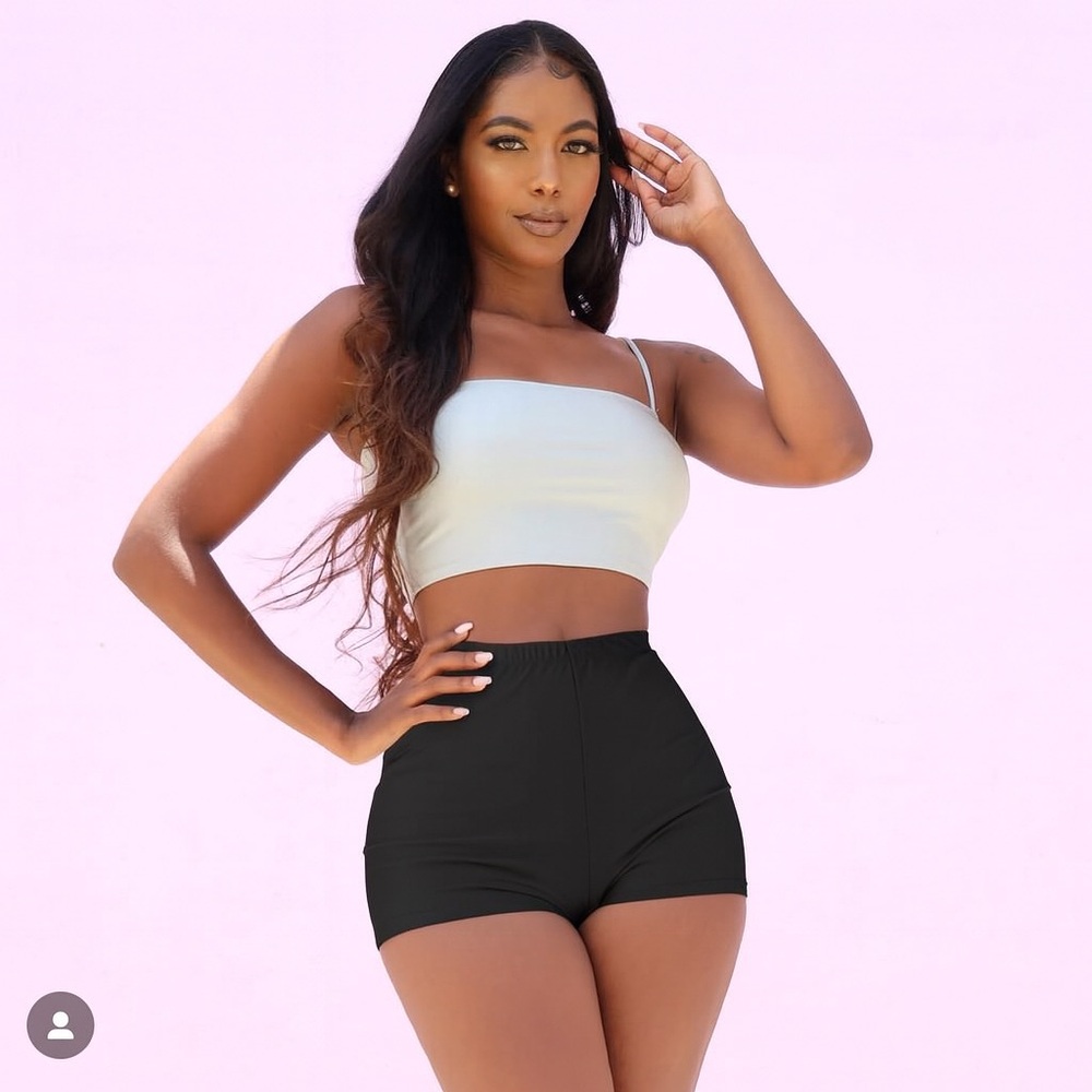 Seamless shorts 🖤